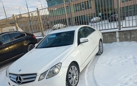 Mercedes-Benz E-Класс, 2012 год, 1 400 000 рублей, 1 фотография