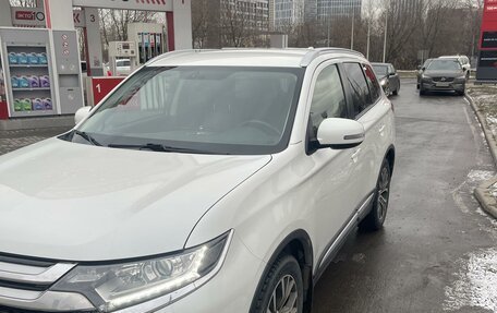 Mitsubishi Outlander III рестайлинг 3, 2017 год, 2 250 000 рублей, 1 фотография