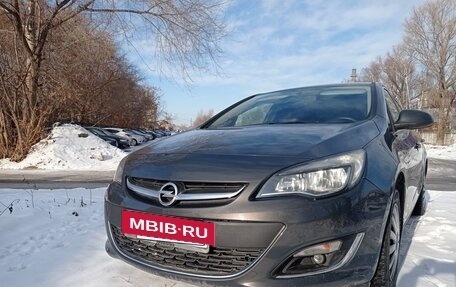 Opel Astra J, 2013 год, 915 000 рублей, 2 фотография