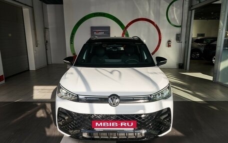 Volkswagen Tiguan, 2024 год, 5 980 000 рублей, 3 фотография