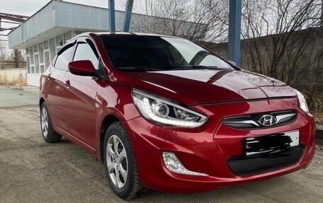 Hyundai Solaris II рестайлинг, 2011 год, 750 000 рублей, 2 фотография