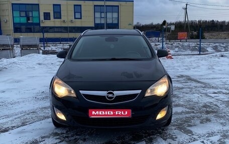 Opel Astra J, 2011 год, 760 000 рублей, 1 фотография