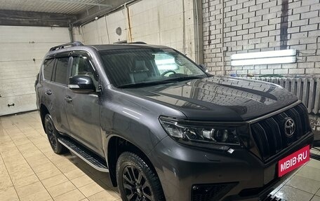 Toyota Land Cruiser Prado 150 рестайлинг 2, 2023 год, 8 650 000 рублей, 1 фотография