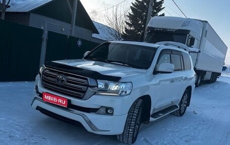 Toyota Land Cruiser 200, 2017 год, 6 400 000 рублей, 1 фотография