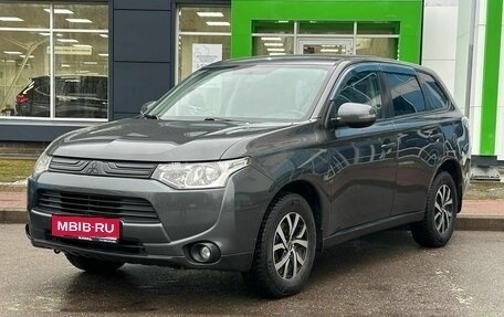 Mitsubishi Outlander III рестайлинг 3, 2013 год, 1 390 000 рублей, 1 фотография