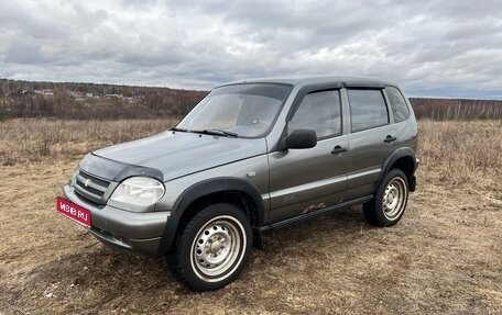 Chevrolet Niva I рестайлинг, 2004 год, 315 000 рублей, 1 фотография