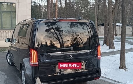 Mercedes-Benz V-Класс, 2017 год, 12 800 000 рублей, 4 фотография