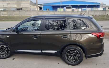 Mitsubishi Outlander III рестайлинг 3, 2015 год, 2 250 000 рублей, 6 фотография