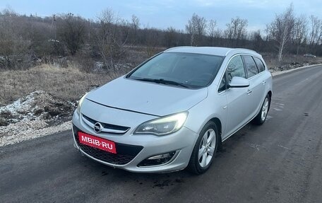 Opel Astra J, 2013 год, 600 000 рублей, 1 фотография