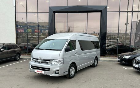 Toyota HiAce H200, 2012 год, 2 250 000 рублей, 2 фотография