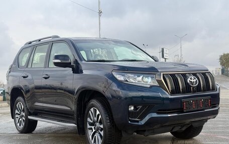 Toyota Land Cruiser Prado 150 рестайлинг 2, 2022 год, 8 500 000 рублей, 2 фотография