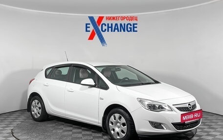 Opel Astra J, 2011 год, 769 000 рублей, 2 фотография