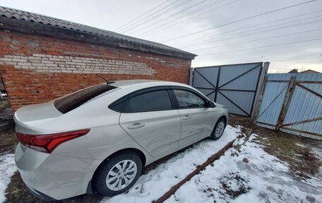 Hyundai Solaris II рестайлинг, 2017 год, 1 230 000 рублей, 2 фотография