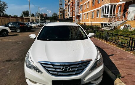 Hyundai Sonata VI, 2010 год, 1 100 000 рублей, 2 фотография