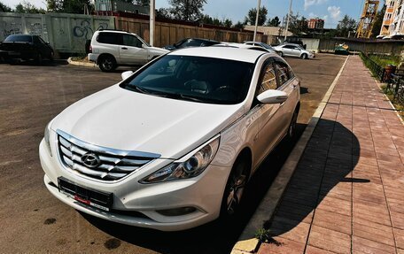 Hyundai Sonata VI, 2010 год, 1 100 000 рублей, 3 фотография