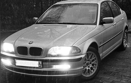 BMW 3 серия, 2001 год, 700 000 рублей, 1 фотография