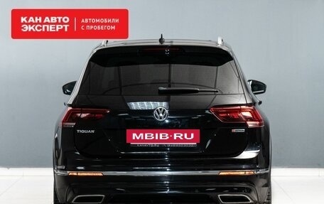 Volkswagen Tiguan II, 2019 год, 3 045 000 рублей, 4 фотография