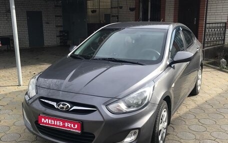 Hyundai Solaris II рестайлинг, 2013 год, 940 000 рублей, 1 фотография