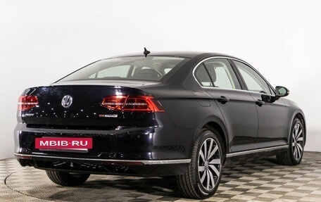 Volkswagen Passat B8 рестайлинг, 2016 год, 1 999 000 рублей, 5 фотография