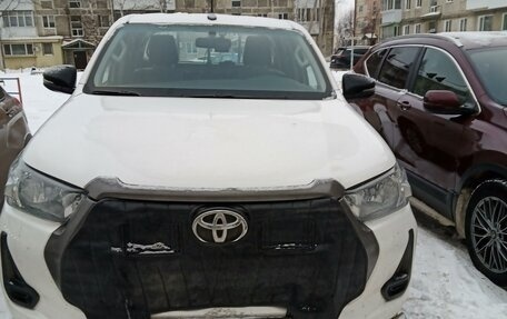 Toyota Hilux VIII, 2021 год, 4 500 000 рублей, 2 фотография