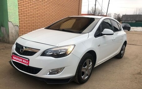 Opel Astra J, 2010 год, 680 000 рублей, 1 фотография