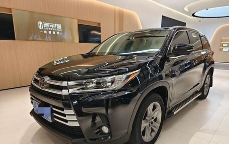 Toyota Highlander III, 2021 год, 3 780 000 рублей, 1 фотография