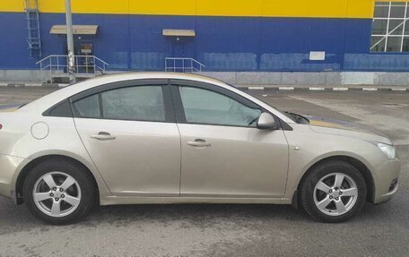 Chevrolet Cruze II, 2011 год, 650 000 рублей, 3 фотография