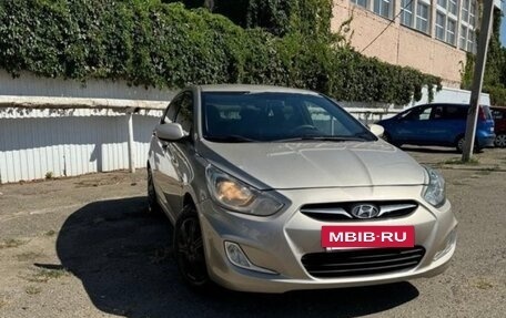 Hyundai Solaris II рестайлинг, 2012 год, 850 000 рублей, 2 фотография