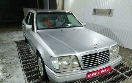 Mercedes-Benz E-Класс, 1993 год, 350 000 рублей, 4 фотография