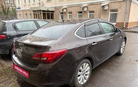 Opel Astra J, 2013 год, 800 000 рублей, 2 фотография