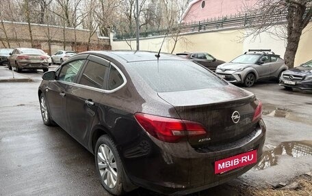 Opel Astra J, 2013 год, 800 000 рублей, 4 фотография