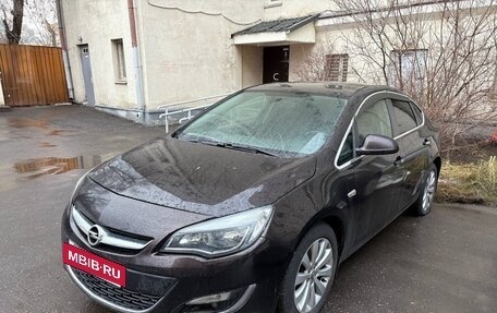 Opel Astra J, 2013 год, 800 000 рублей, 3 фотография