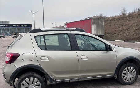 Renault Sandero II рестайлинг, 2019 год, 1 400 000 рублей, 2 фотография