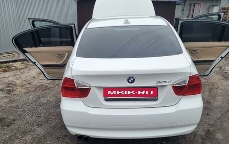 BMW 3 серия, 2006 год, 1 100 000 рублей, 3 фотография