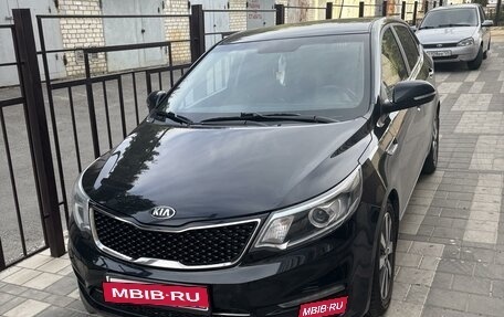 KIA Rio III рестайлинг, 2016 год, 1 000 000 рублей, 3 фотография