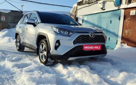 Toyota RAV4, 2021 год, 4 750 000 рублей, 3 фотография