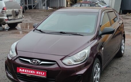 Hyundai Solaris II рестайлинг, 2013 год, 1 080 000 рублей, 2 фотография