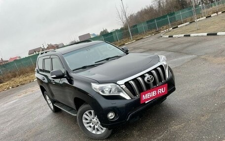 Toyota Land Cruiser Prado 150 рестайлинг 2, 2017 год, 2 750 000 рублей, 3 фотография