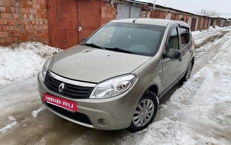 Renault Sandero I, 2013 год, 620 000 рублей, 2 фотография