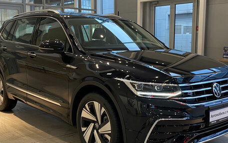 Volkswagen Tiguan II, 2023 год, 4 719 000 рублей, 3 фотография