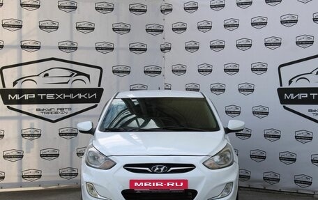 Hyundai Solaris II рестайлинг, 2013 год, 670 000 рублей, 3 фотография