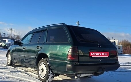 Mercedes-Benz W124, 1985 год, 335 000 рублей, 2 фотография