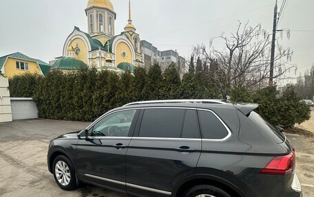 Volkswagen Tiguan II, 2017 год, 2 800 000 рублей, 2 фотография