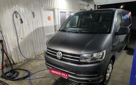 Volkswagen Caravelle T6 рестайлинг, 2018 год, 3 470 000 рублей, 2 фотография