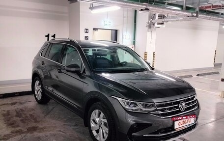 Volkswagen Tiguan II, 2021 год, 3 690 000 рублей, 2 фотография