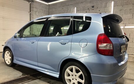 Honda Fit III, 2002 год, 675 000 рублей, 10 фотография