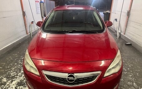 Opel Astra J, 2011 год, 680 000 рублей, 2 фотография