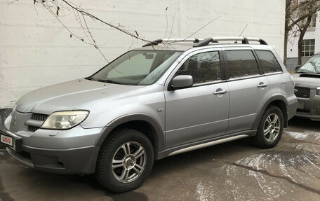 Mitsubishi Outlander III рестайлинг 3, 2004 год, 650 000 рублей, 5 фотография