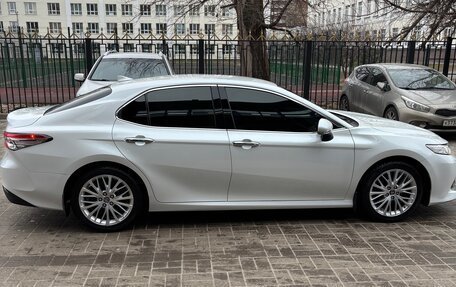 Toyota Camry, 2019 год, 3 250 000 рублей, 4 фотография