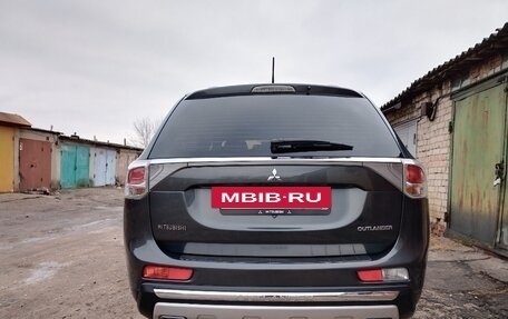 Mitsubishi Outlander III рестайлинг 3, 2014 год, 1 850 000 рублей, 5 фотография